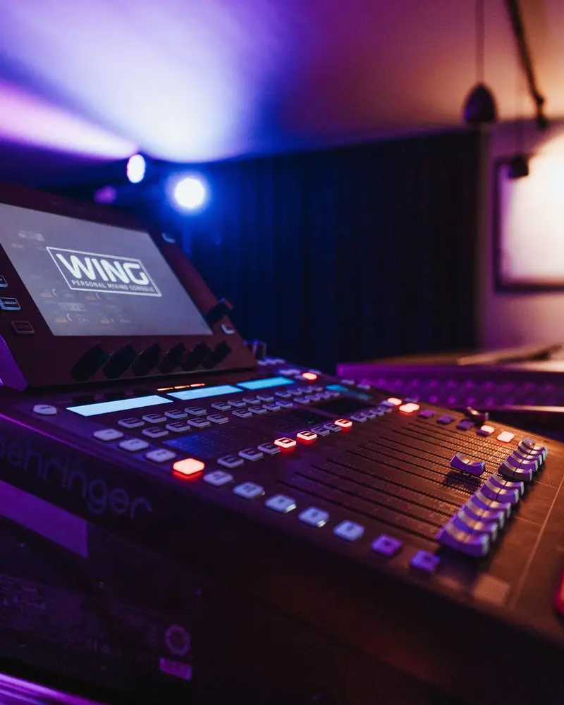 Digitales Mischpult beim Live-Konzert im KULT61